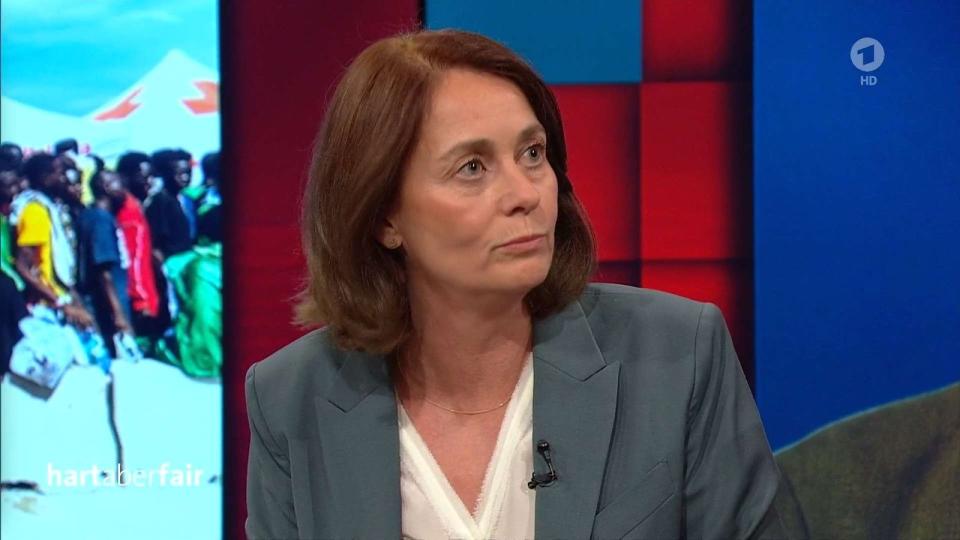 SPD-Politikerin Katarina Barley spricht sich vehement gegen eine von Giorgia Meloni vorgeschlagene Seeblockade aus. (Bild: ARD)