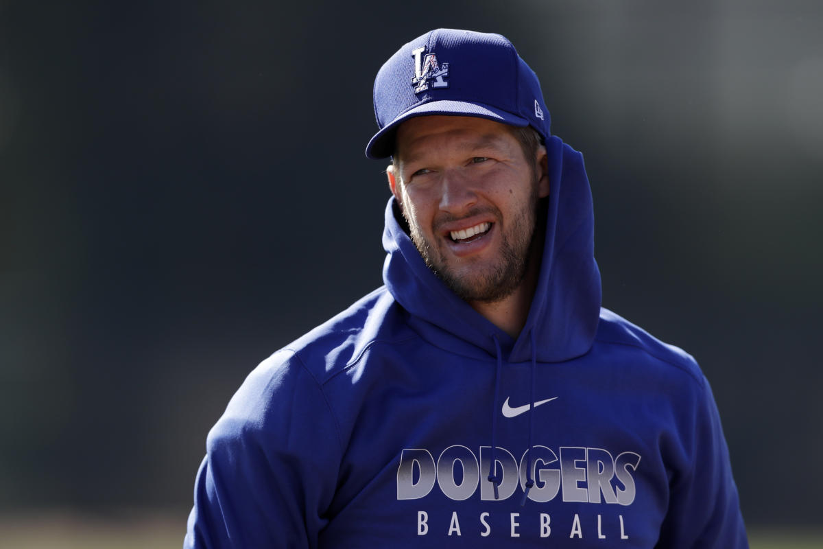 Dodgers' Clayton Kershaw lands on injured list with back stiffness