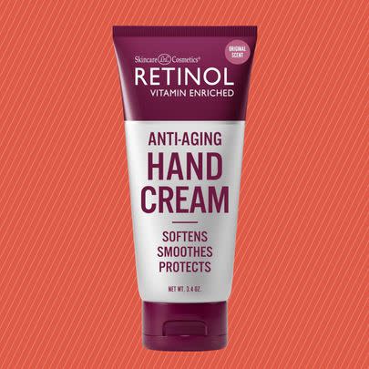 A multifunctional retinol and vitamin-enriched hand cream