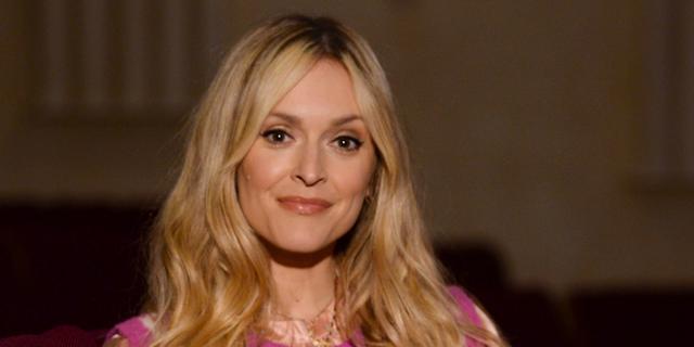 Fearne Cotton demonstrates her VERY impressive strength and