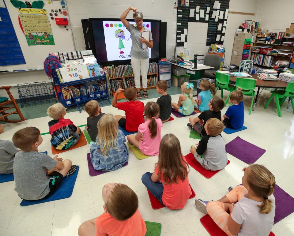 Shelly Gray teaches reading in her kindergarten classroom at North Hancock Elementary School.