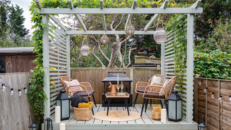 Put a spring step in your backyard with inspiring pergola ideas, that explore DIY designs, and decor tips on a budget.