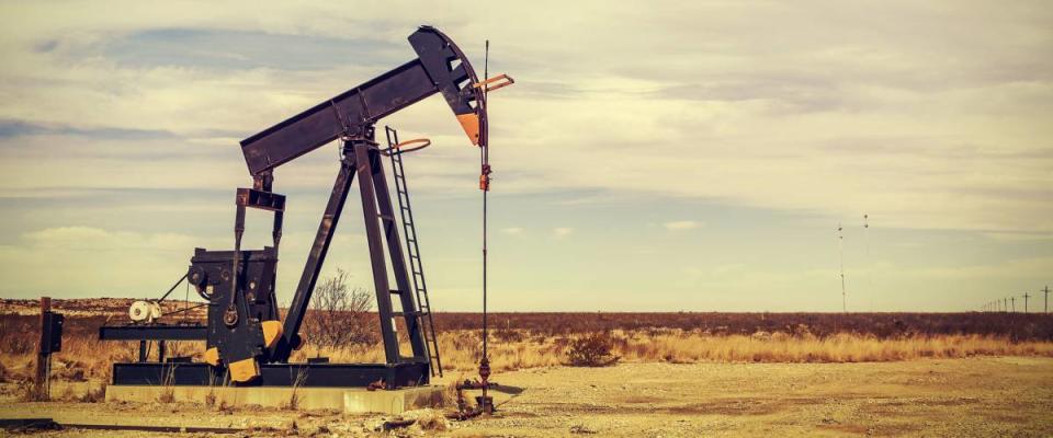 oil pump jack, Texas, USA.