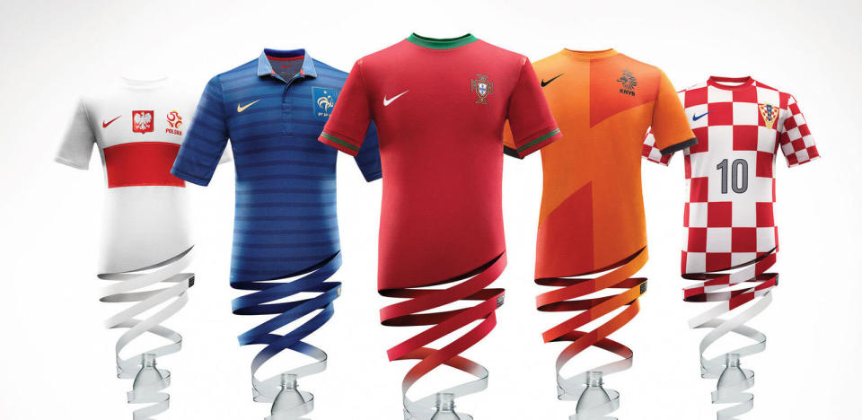 Nike stellte schon 2012 Trikots aus PET-Flaschen vor. Seither hat sich viel getan. (Bild: Nike)