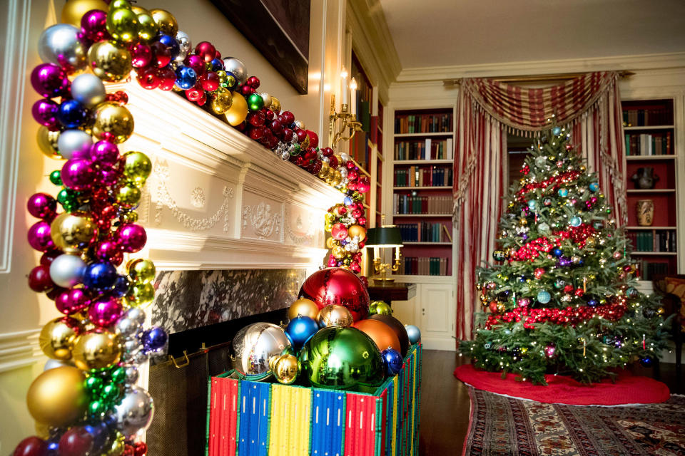 The Obamas unveil the 2016 White House holiday decorations