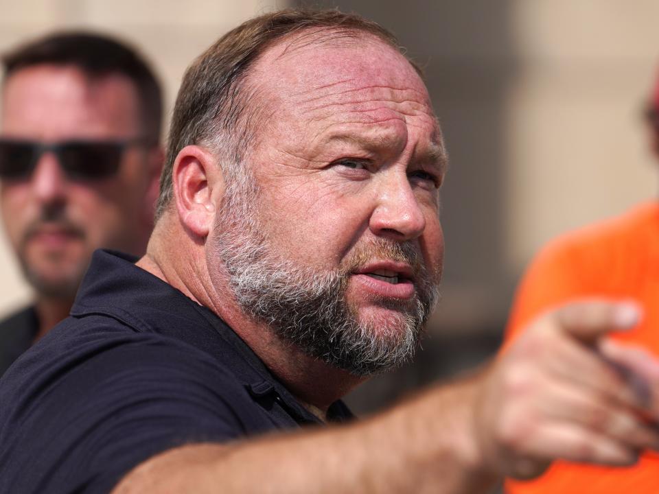 Bankrupt Alex Jones Who Owes Almost 15 Billion To Relatives Of Sandy Hook Victims Is