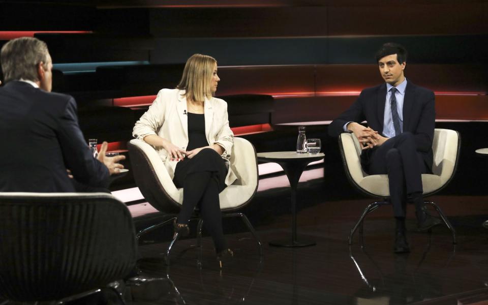 Der Jurist Bijan Moini (rechts) wagte auf Geheiß von Markus Lanz ein brisantes Gedankenspiel. (Bild: ZDF / Cornelia Lehmann)