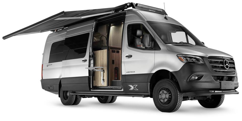 the Airstream 2022 Interstate 24X Touring Coach