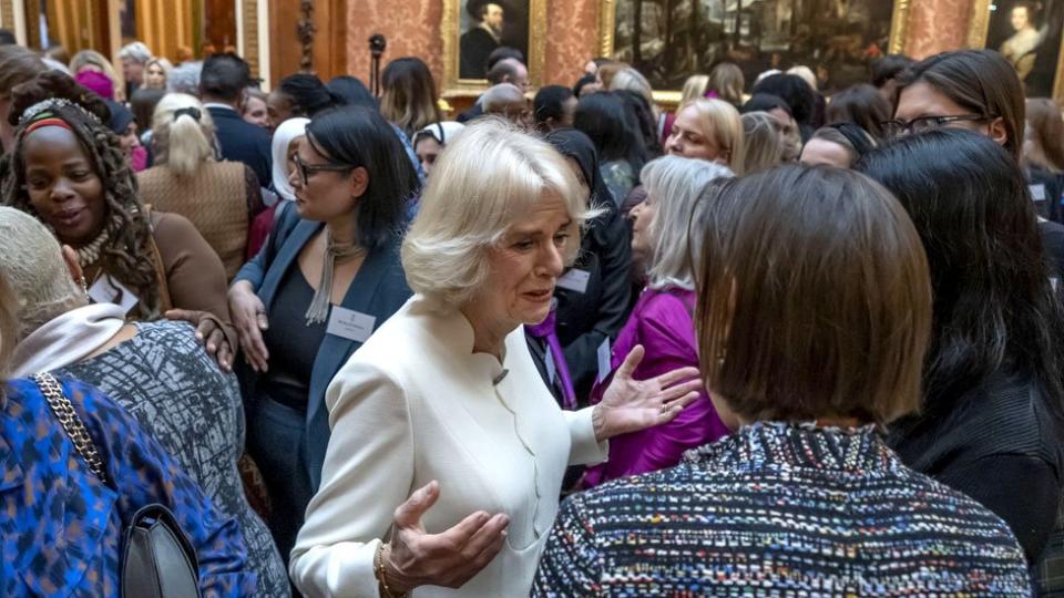 Recepción en el Palacio de Buckingham para activistas contra la violencia doméstica.