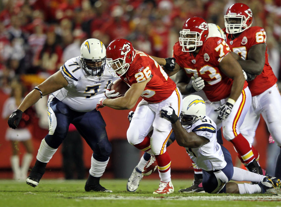 KANSAS CITY, MO - OCTOBER 31: Jackie Battle #26 of the Kansas City Chiefs carries the ball during the game against the San Diego Chargers on October 31, 2011 at Arrowhead Stadium in Kansas City, Missouri. (Photo by Jamie Squire/Getty Images)