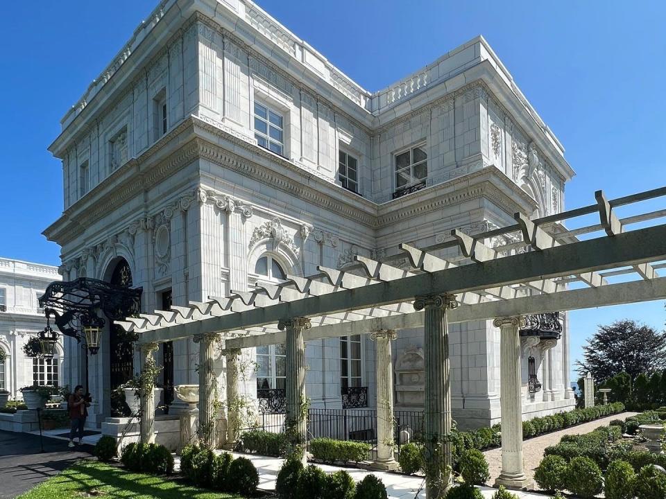 rosecliff mansion in newport rhode island