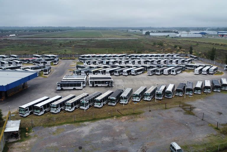 Vistas de la terminal de colectivos de la línea 620