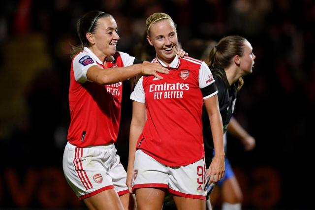 Beth Mead scores twice as Arsenal thrash 10-player Brighton in