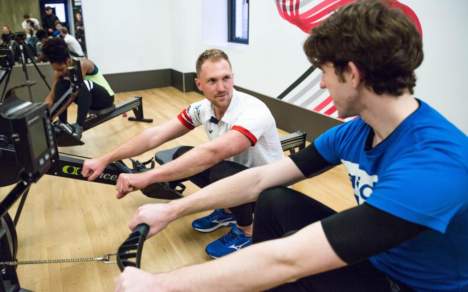 Alex Gregory corrects writer Richard Jones' rowing technique - © Sportsbeat/Luke Britton All Rights Reserved