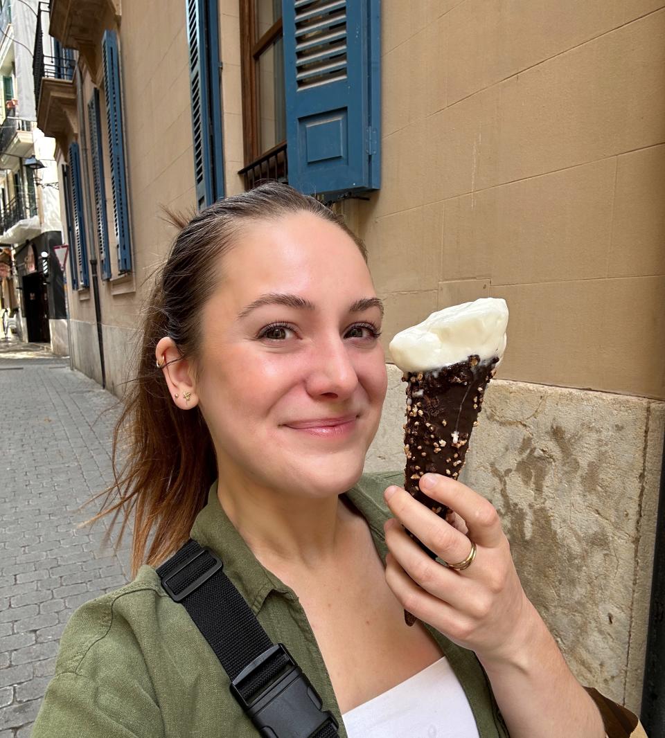 Sabina Trojanova enjoying an ice cream. (SWNS)