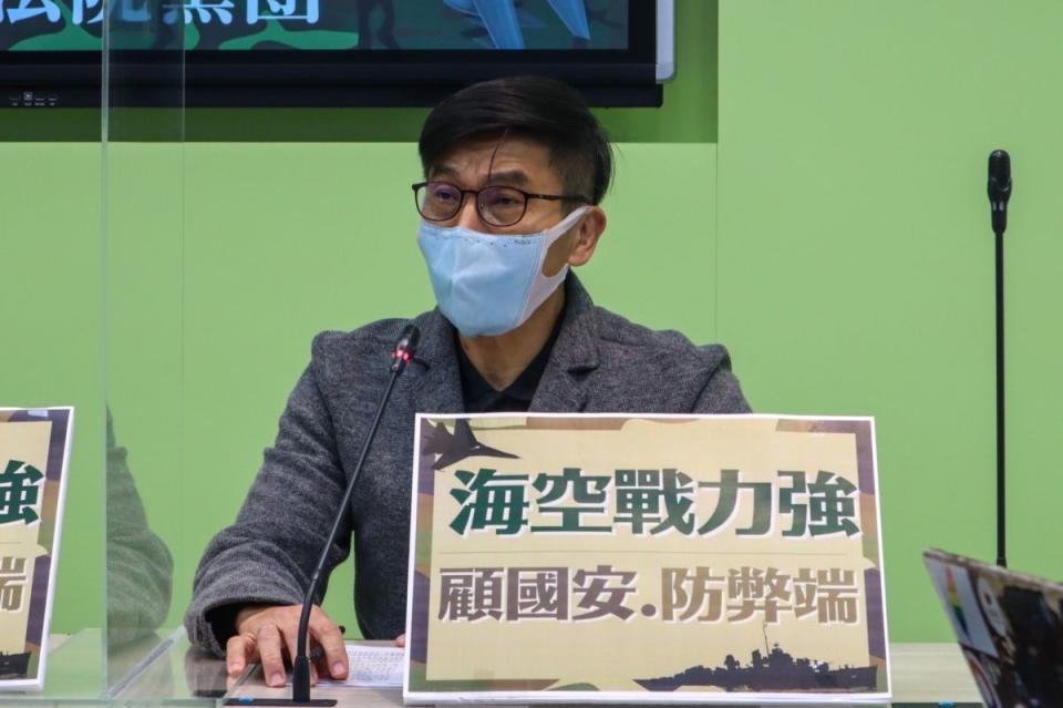 ▲民進黨立委鍾佳濱表示，希望初選維持君子之爭，不是在較量誰財大氣粗、誰有派系相挺，身為立委是否有貢獻，交由屏東縣民公評。（圖／鍾佳濱辦公室提供）