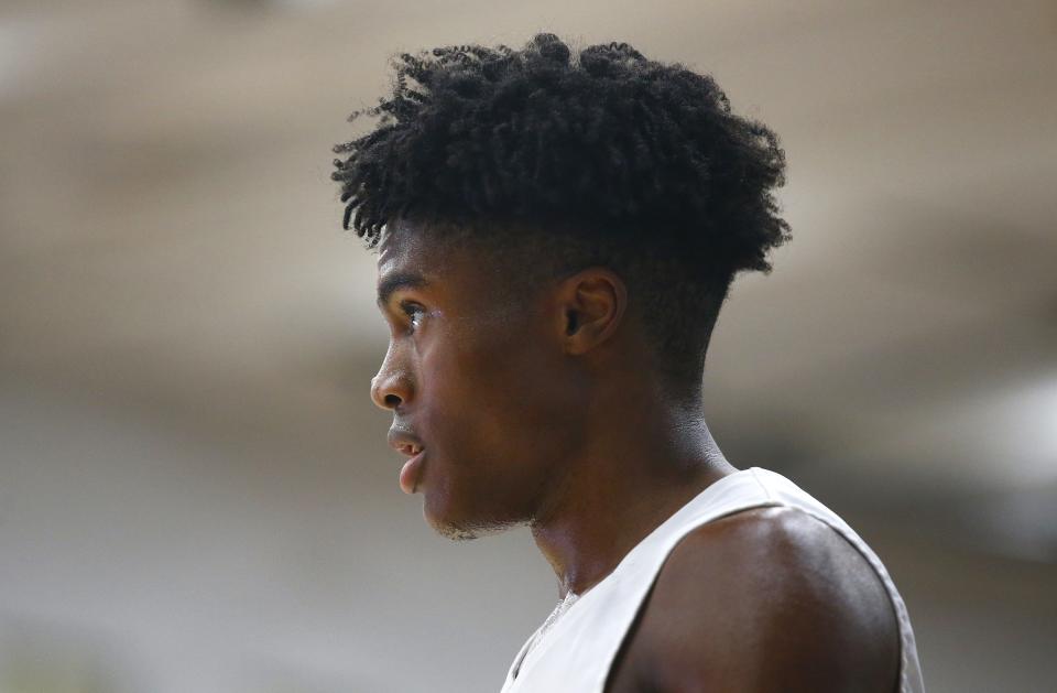 Mar. 20, 2021; Gilbert, Arizona, USA; Sunnyslope's Oakland Fort (2) looks for teammates against Mountain Pointe during the 6A State Championship game at Mesquite High School.