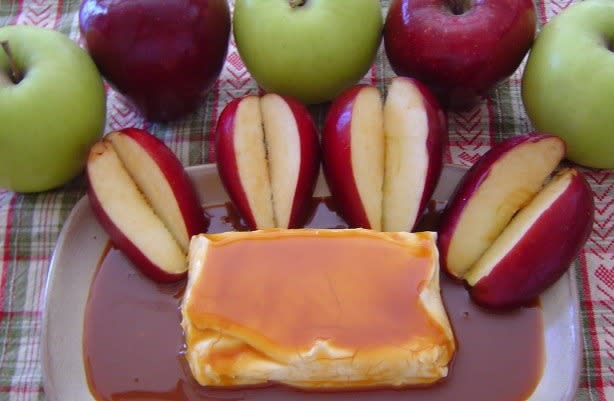 Caramel Cream Cheese Apple Dip