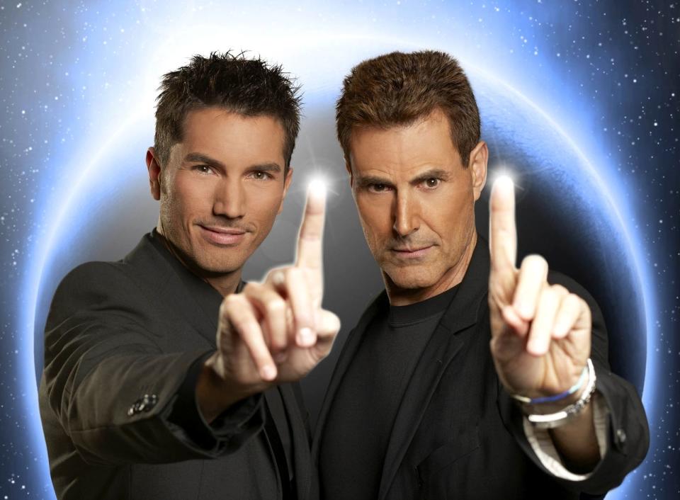 In den 2000er-Jahre war Uri Geller (rechts) Stammgast im deutschen Fernsehen - mit Shows wie 