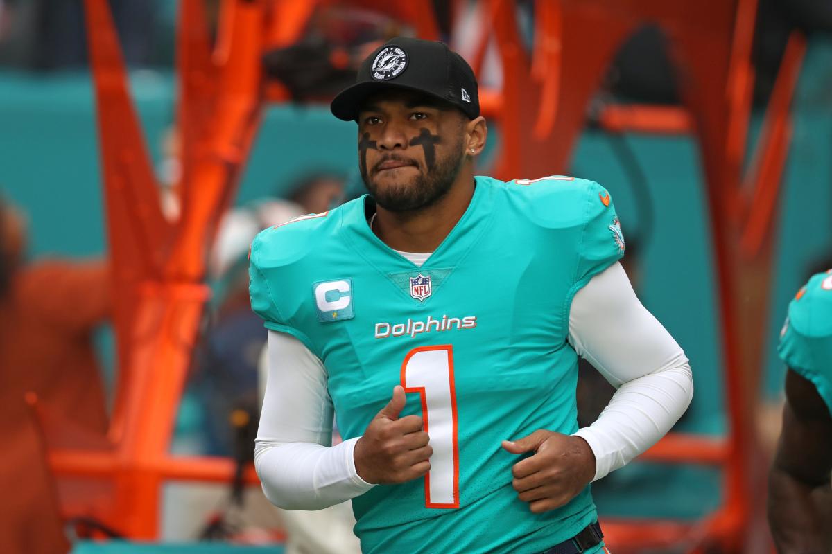 Dolphins QB Tua Tagovailoa says he considered retirement 'for a time' after  concussion-laden 2022 season