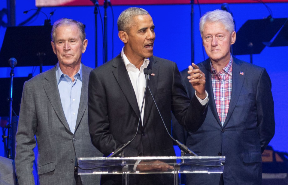 Los expresidentes, George Bush, Barack Obama y Bill Clinton.