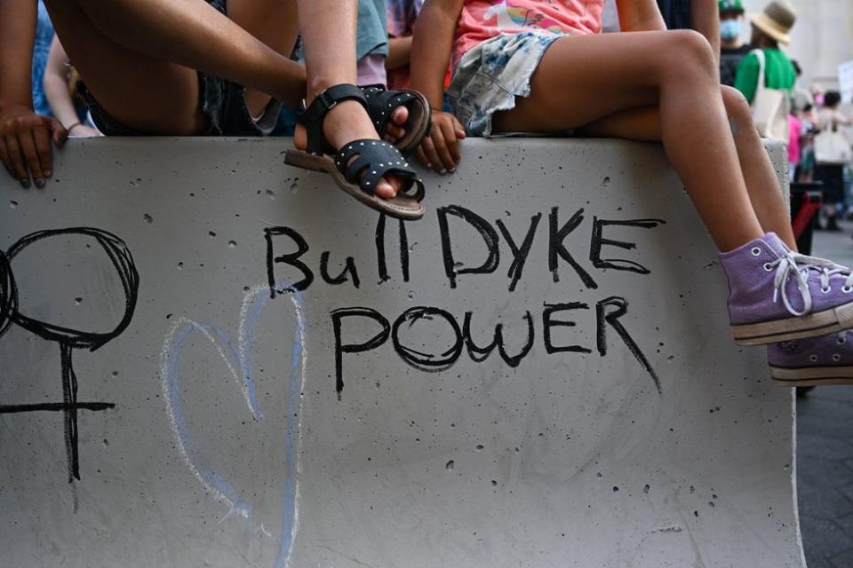 photo gallery Dyke Marches Dykes on Bikes worldwide through history