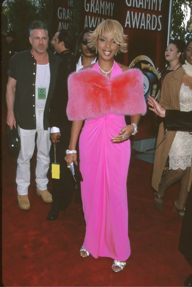 7 of Mary J. Blige's most iconic outfits