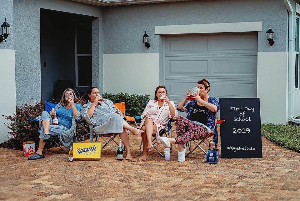 The moms drank fruit punch, not wine, during the actual shoot.&nbsp; (Photo: <a href="https://www.facebook.com/weewinksphotography/" target="_blank">Wee Winks Photography</a>)