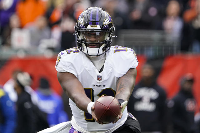 Cincinnati Bengals defensive end Cam Sample (96) in action during the first  half of a NFL football game against the Baltimore Ravens, Sunday, Oct. 9,  2022, in Baltimore. (AP Photo/Terrance Williams Stock