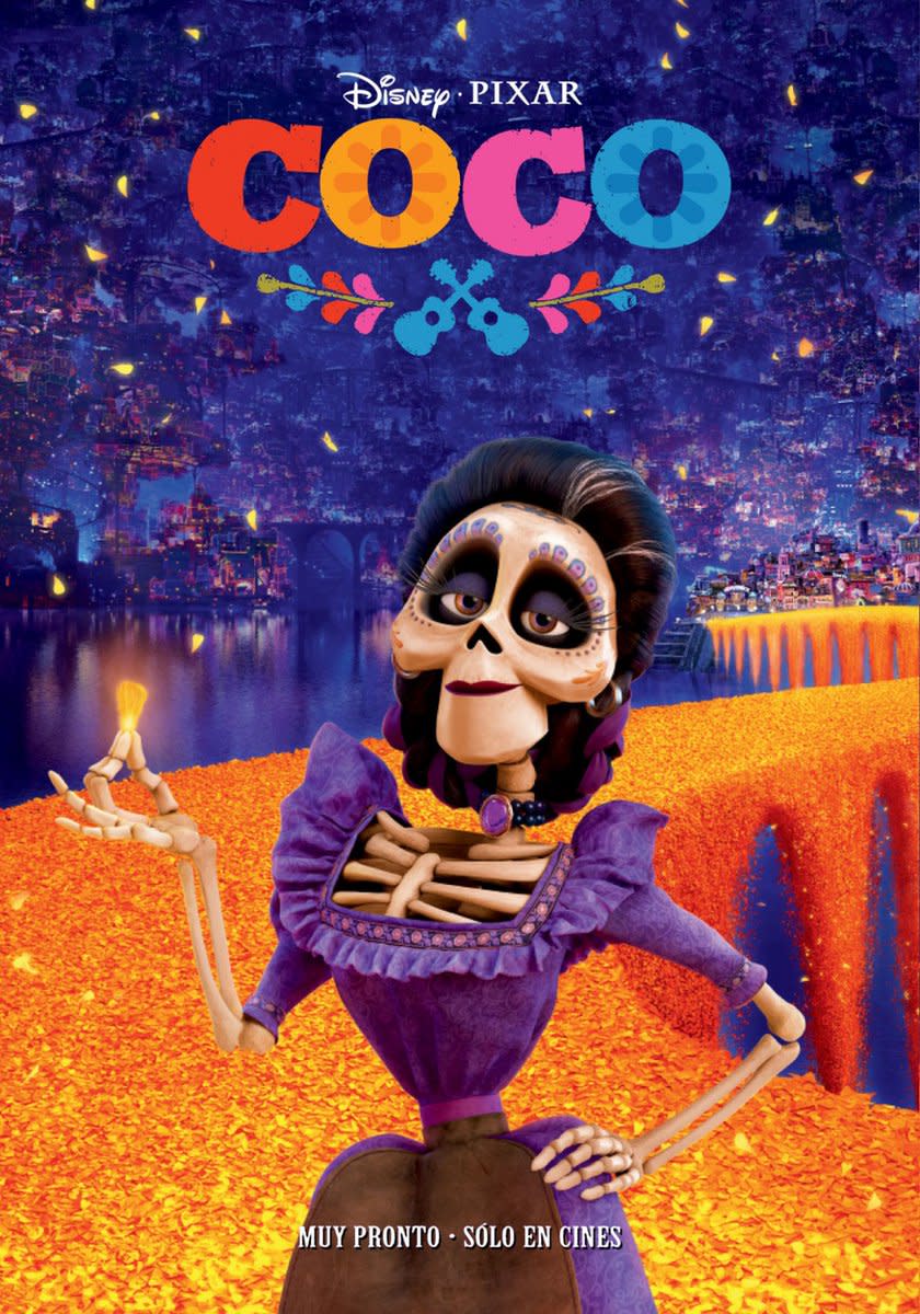 <p>“Pensé que era la mamá de ‘Coco’, la película”, escribió una usuaria, comparándola con el personaje del nuevo filme de <em>Disney</em> y <em>Pixar</em>.<em> – Foto: <a rel="nofollow noopener" href="https://twitter.com/mosauma212013" target="_blank" data-ylk="slk:Twitter/mosauma212013;elm:context_link;itc:0;sec:content-canvas" class="link ">Twitter/mosauma212013</a></em> </p>