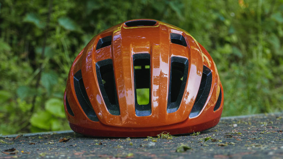 Front view of Abus Powerdome MIPS helmet