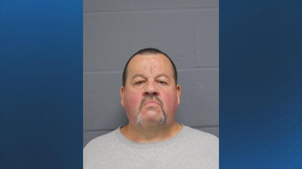 Man arrested, charged with kidnapping, assaulting child at Webster beach