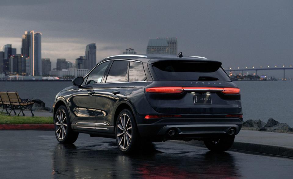 View Photos of the All-New 2020 Lincoln Corsair