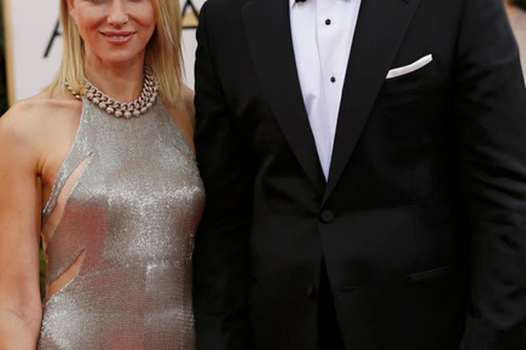 Naomi Watts y Liev Shreiber en la alfombra roja de los Globo de Oro