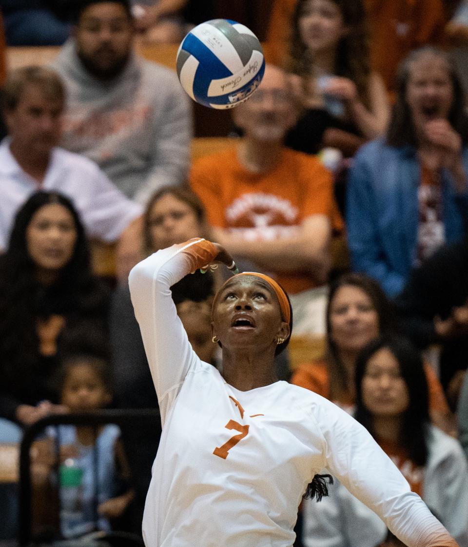 Texas middle blocker Asjia O'Neal is the only college player on the U.S. national team, which is competing in this week's Volleyball Nations League Finals. After that, she will return to UT for her last NCAA season.