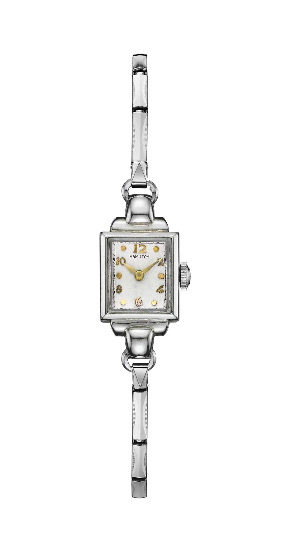 El reloj vintage Lady Hamilton usado por Emily Blunt como Katherine "Kitty" Oppenheimer