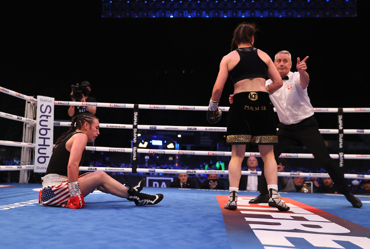 Katie Taylor drops Jennifer Han (Matchroom)