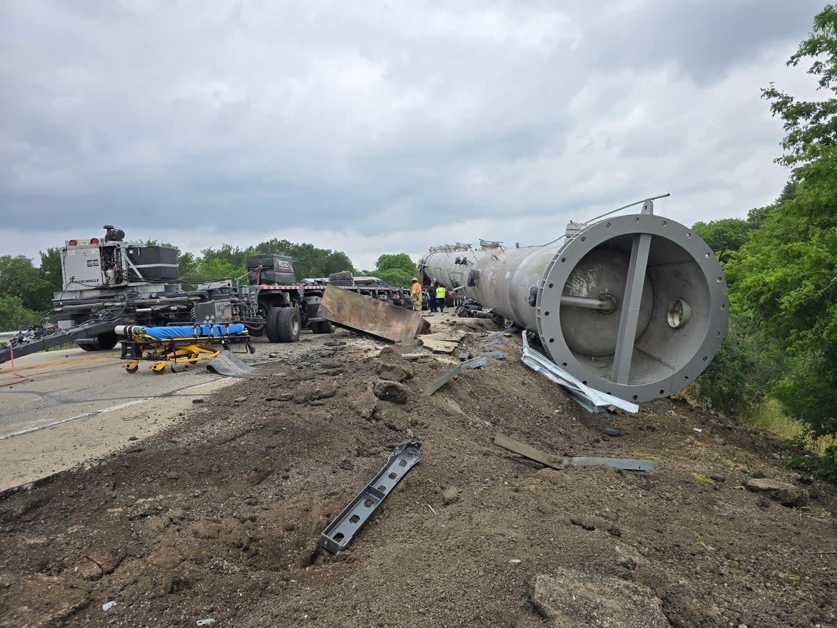 Two people are dead and one person is in critical condition after an oversized load detached from a trailer in Temple (Temple Fire and Resucue)