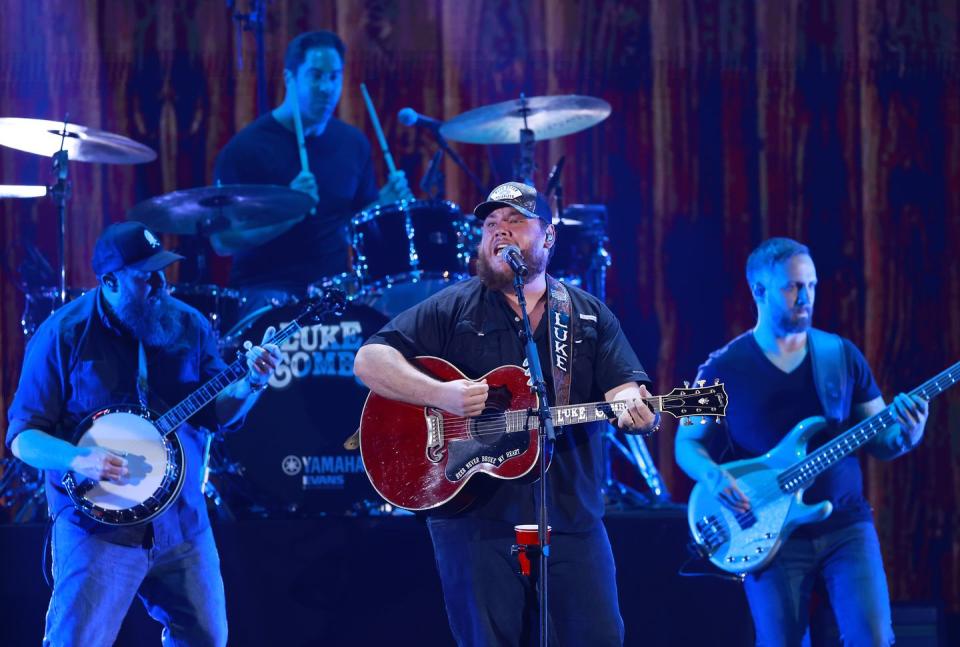 las vegas, nevada september 24 luke combs performs onstage 2022 iheartradio music festival night 2 held at t mobile arena on september 24, 2022 in las vegas, nevada photo by michael trangetty images,