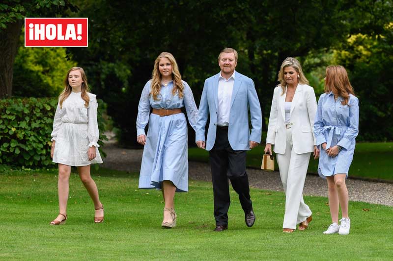 Guillermo y Máxima de Holanda con sus hijas