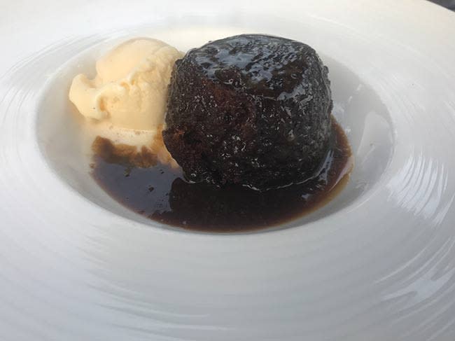 sticky-toffee-pudding-recipe-dessert