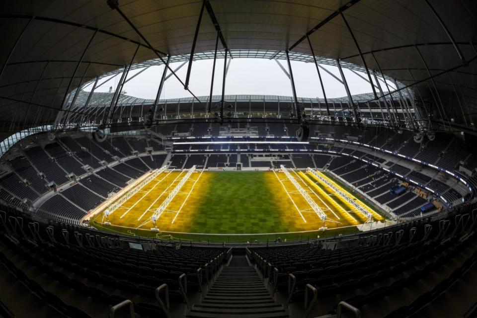 Mauricio Pochettino hopes new Tottenham stadium can push Spurs to Manchester City's level
