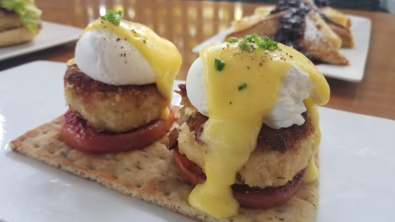 Azur crab cakes eggs Benedict