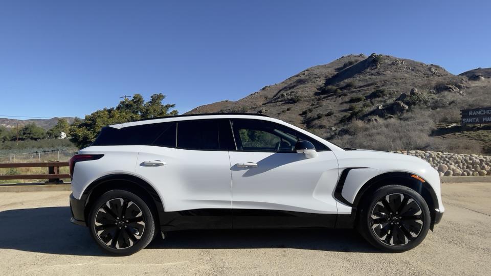 chevy blazer EV RS -side view