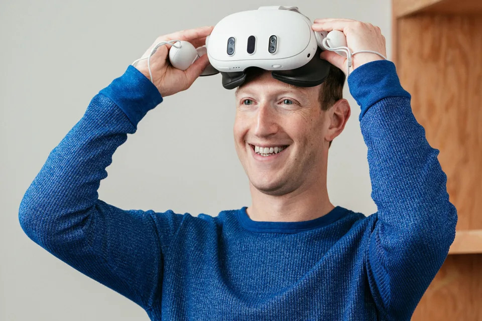 Interesting Engineering on Instagram: Lex Fridman just interviewed Mark  Zuckerberg in the Metaverse, in VR, using Meta's photorealistic avatars.  This is really the most incredible thing I've ever seen, said the podcast