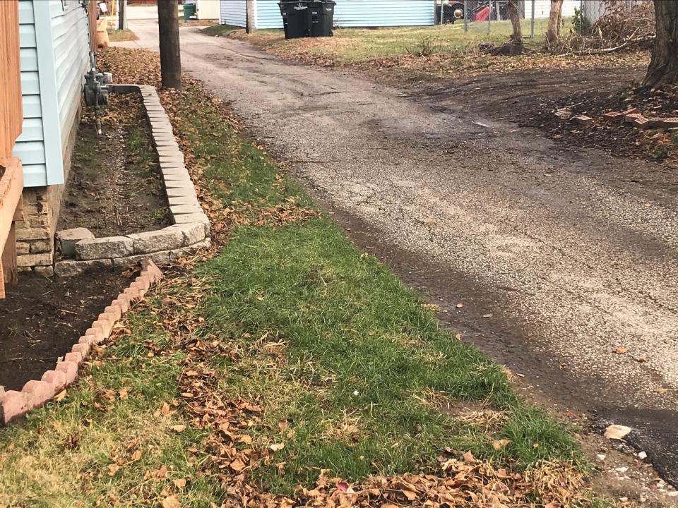 A neighbor found Terry Robinson lying dead in this alley about 2:15 p.m. Friday, Nov. 25, 2022. Police are investigating who killed Robinson, 52, homeless in Lafayette.