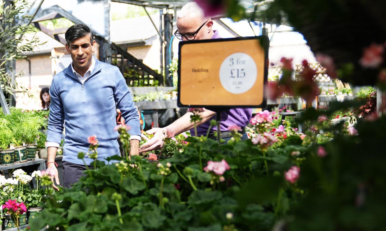 <span>Rishi Sunak campaigning in Buckinghamshire.</span><span>Photograph: Aaron Chown/PA</span>