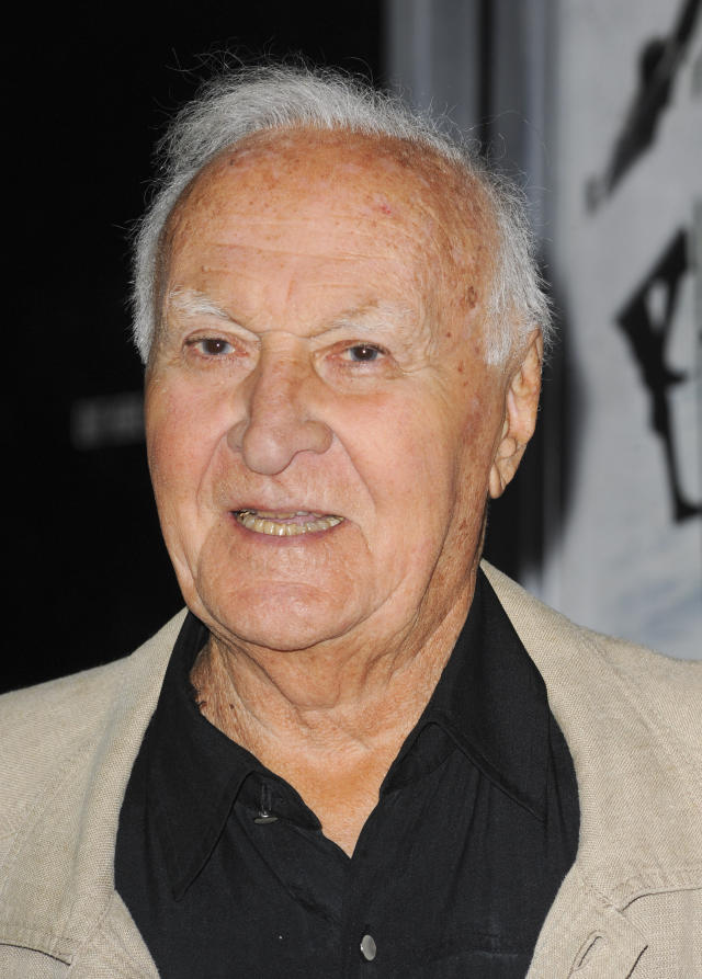 robert loggia sopranos