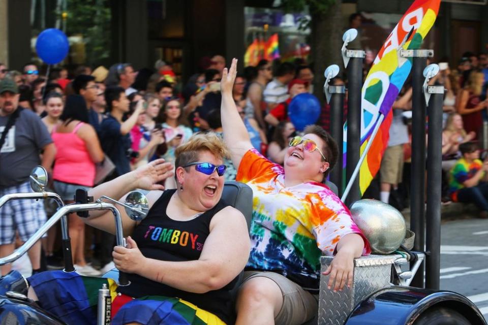 photo gallery Dyke Marches Dykes on Bikes worldwide through history