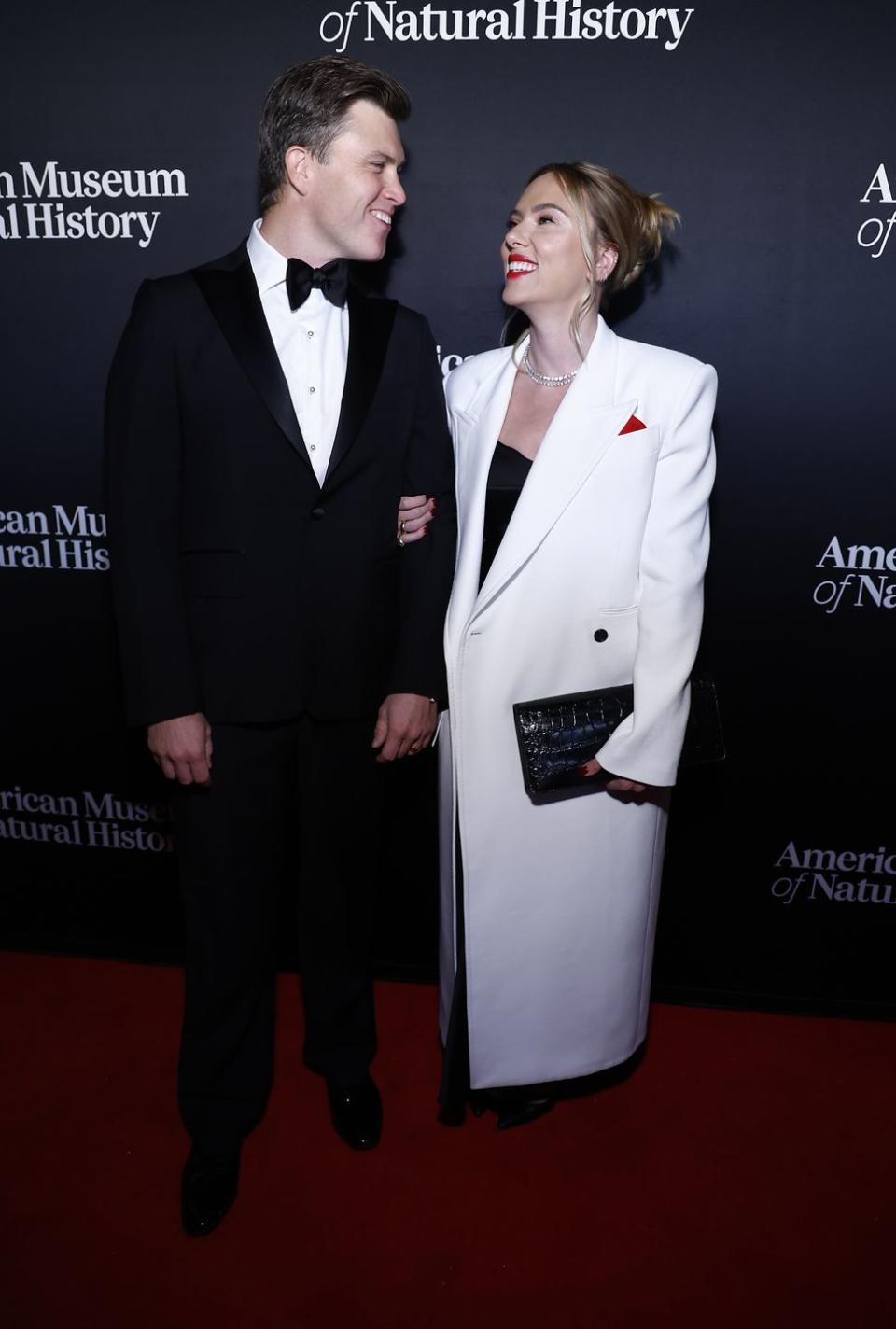 new york, new york november 30 colin jost and scarlett johansson attend 2023 american museum of natural history gala at american museum of natural history on november 30, 2023 in new york city photo by john lamparskiwireimage